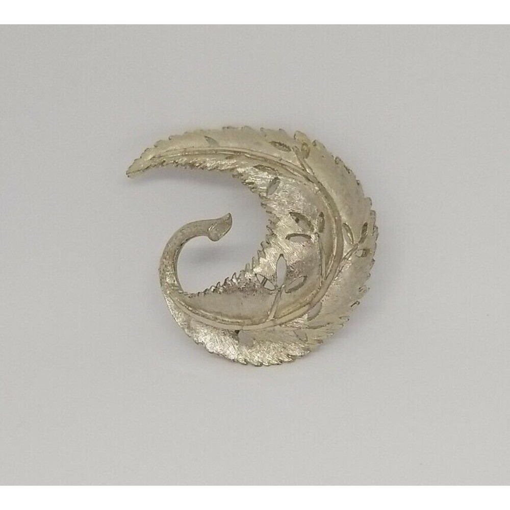 B.S.K. Brooch Silver Tone Openwork Leaves Lapel Pin Signed Leaf Nature Vintage - Picture 3 of 8
